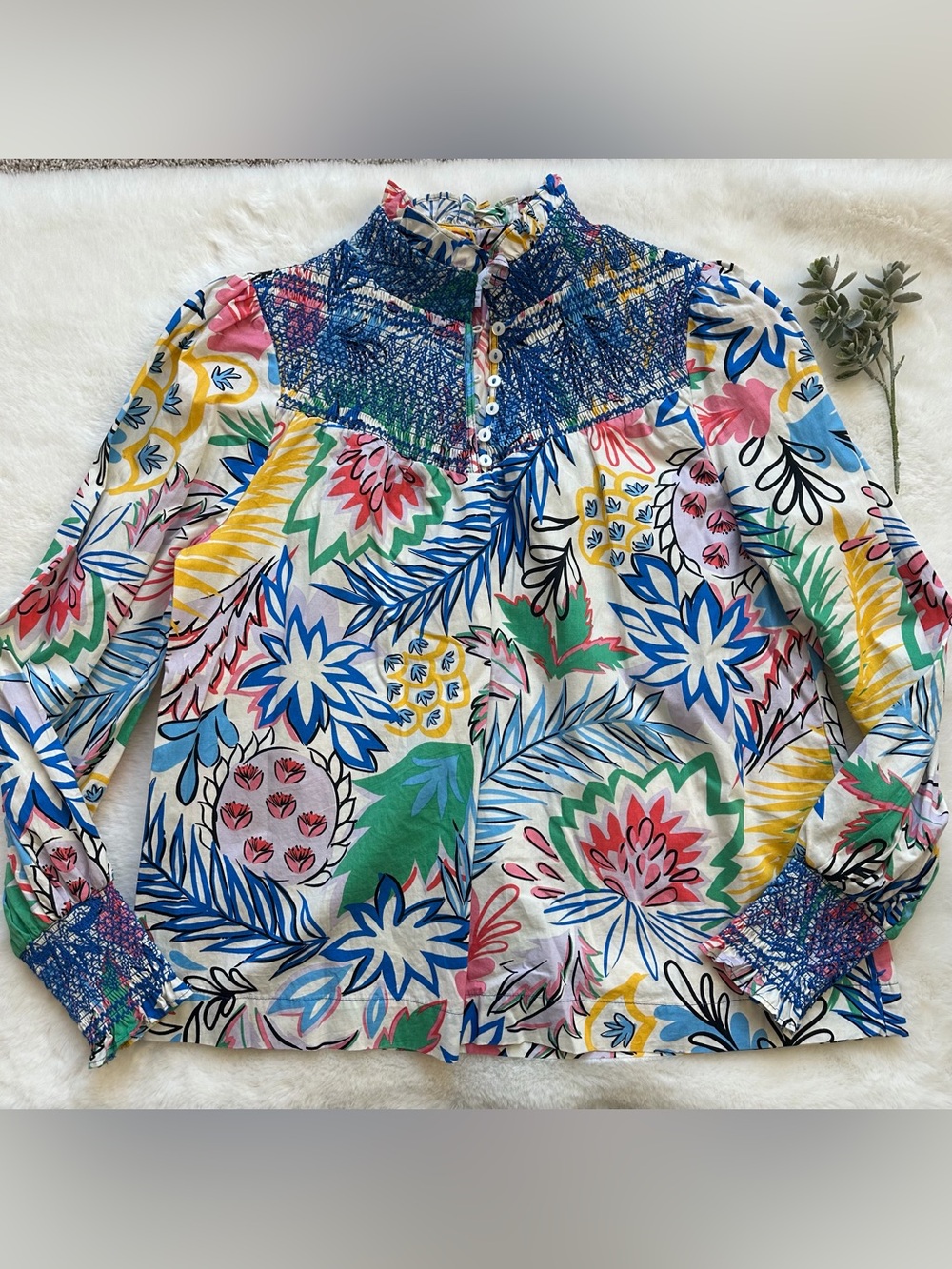KARLIE | NWOT - Vibrant Floral Smocked Blouse - Size S
